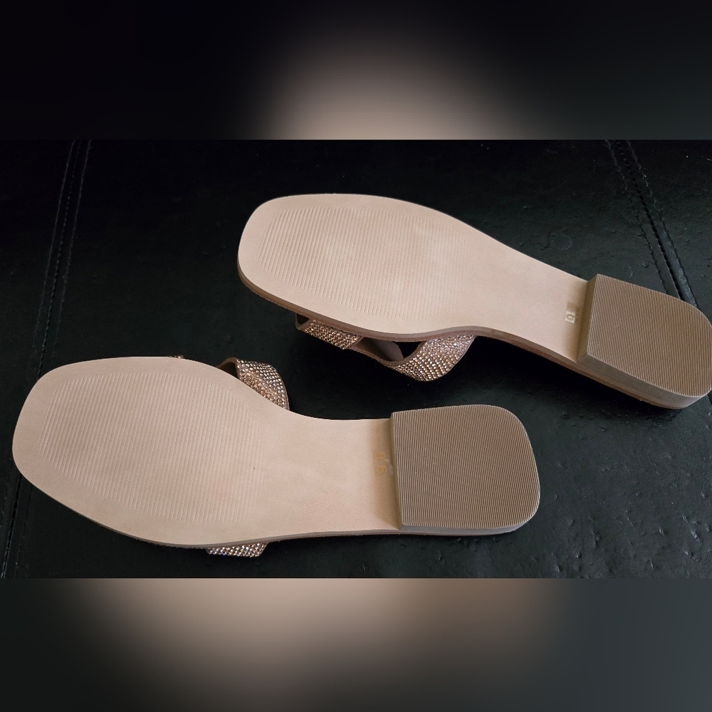 Steve Madden Sparkly Tan and Gold Slide Sandals NWOT - Picture 2 of 6